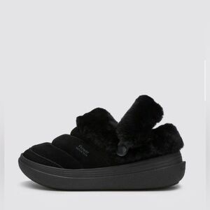 NWT Flower Mountain FAMI SLIPPER WOMAN
Leather and wool sneakers in Black